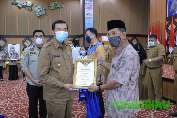 Taat Pajak, Tiga Perusahaan dan Birokrat Senior terima Penghargaan